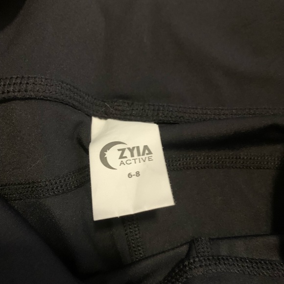 Zyia Luxe leggings with pockets! - Picture 2 of 3